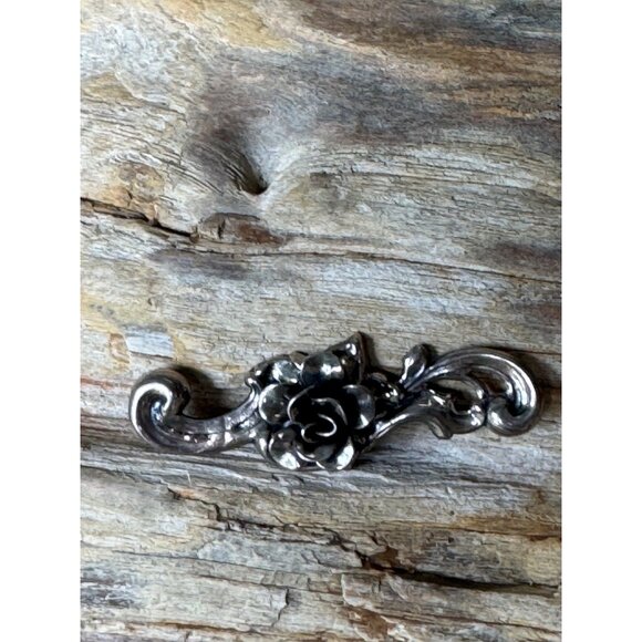 Vintage Deep Scuptured Sterling Silver Rose Brooch Repousse Leaves Bar Pin - Picture 5 of 5